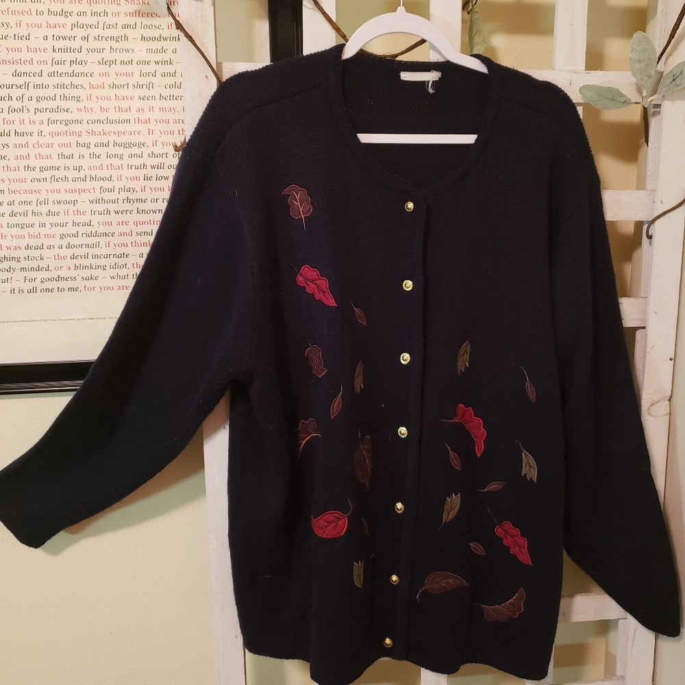 Grandma Style Sweater with Leaves